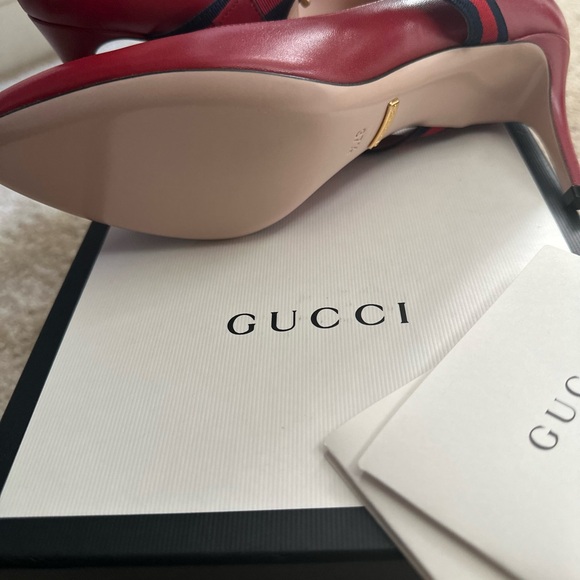 New with original box, dust bag, authentic card (No texting outside the app) - Picture 3 of 3